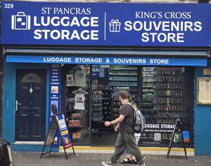 Book luggage storage online with QR at the shop